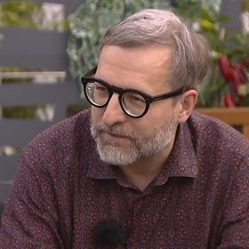 Cibule podle Doktora Vševěda narušuje chuť bramborového salátu.