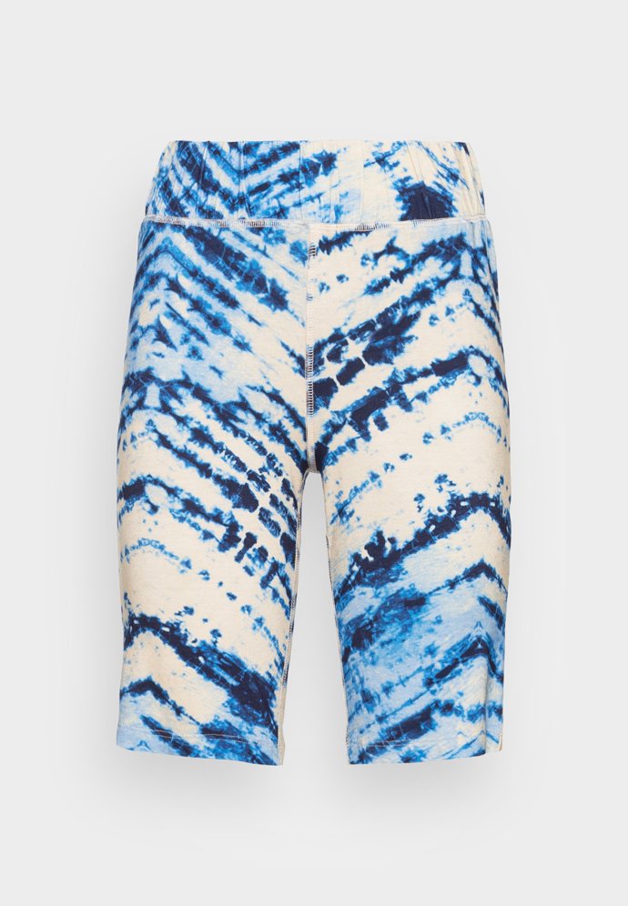 Sportovní šortky s batikovanými motivy. (Cream, 990 Kč)