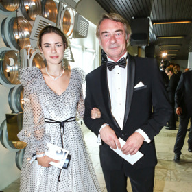 A jednoduché to nemá ani její dcera Anička, jejímž otcem je rovněž známý herec, Jiří Dvořák.