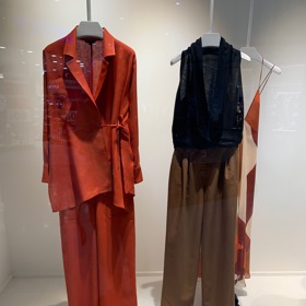 Massimo Dutti a zemitá barevnost, která prostoupí i následující kolekce.