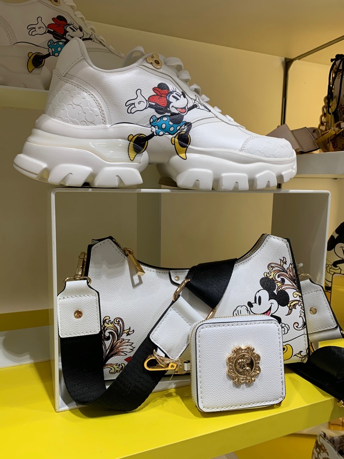 V kolekci najdete také tenisky či kabelky. (Aldo)