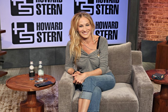 Hrdinka Sexu ve městě Sarah Jessica Parker je fanynkou přirozeného stárnutí. Nechodí na botox a podle svých slov v talk show Howarda Sterna prošvihla i facelift. Co však nepodceňuje, je péče o pleť, kterou má i na prahu šedesátky pořád mladistvou.