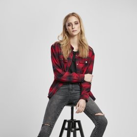 Klasický grunge styl prochází drobnou sportovní proměnou. (Urban Classics)