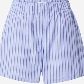 Dostupnější varianty jsou ale také k dispozici. (Weekday, 649 Kč)