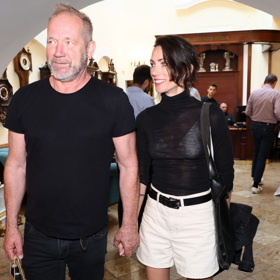 David Koller se svou třetí manželkou Annou, se kterou má nejmladšího tříletého syna Davídka. Společně se ruku v ruce objevili v pražském Cafe Mozart na křtu knihy jejich společného kamaráda.