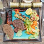 3. Austrálie: teploty zde o Vánocích atakují horní hranici, takže se těší oblibě zejména grilované maso (steaky, krevety, kuřecí špízy, párečky) .