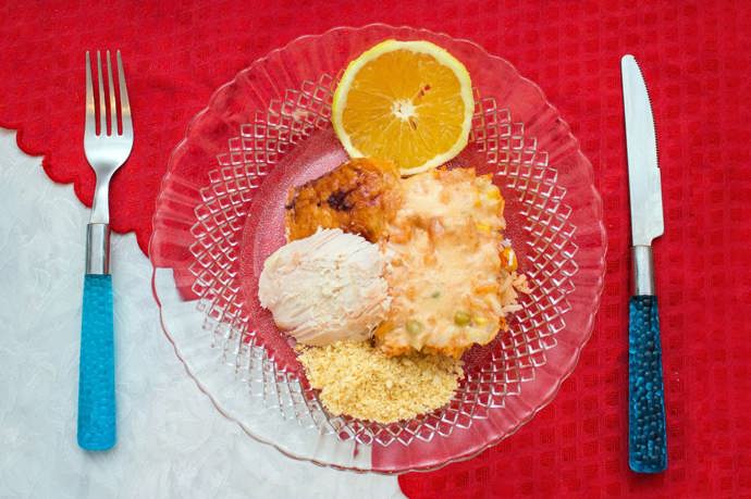 13. Brazílie: tradičním pokrmem je tu chester, maso z něčeho, co připomíná přerostlé kuře, doplněné smaženými parmazánovými kousky v těstíčku.