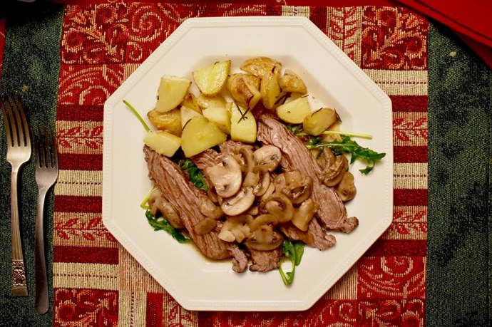 20. Mexiko: dršťková polévka menudo, krocan, smažené tortilly se sladkou omáčkou a čokoládovým nápojem champurrado. To je štědrovečerní tabule v režii Mexičanů.