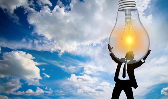 Pokud zrovna nesršíte energií, nainstalujte si do bytu ty nejzářivější žárovky.