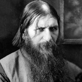 Rasputin měl velice tvrdý kořínek. Dodnes si vědci lámou hlavu nad tím, jak kyanid a střelu brokovnicí vůbec mohl přežít