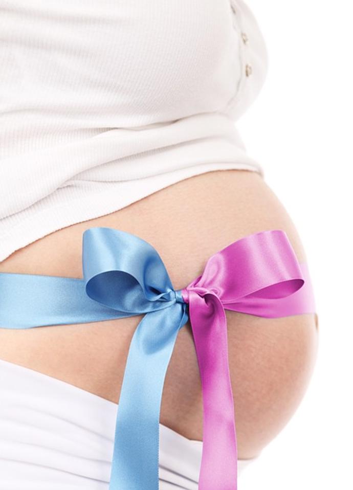 V současnosti rodí mnoho žen po třicítce, ne-li čtyřicítce. Z biologického hlediska to ale rozhodně není v pořádku.