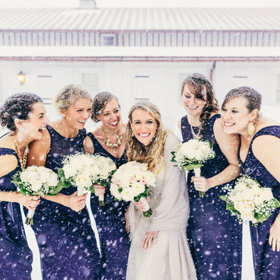 Jen polovina ze 120 pozvaných hostů byla ochotná se ve sněhové bouři ukázat.