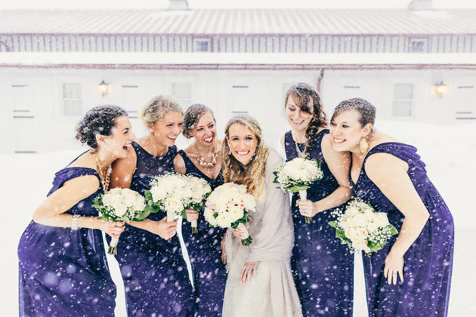 Jen polovina ze 120 pozvaných hostů byla ochotná se ve sněhové bouři ukázat.