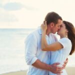 Líbejte se nonstop. Nejen, že tak zlepšíte vzájemný vztah, ale předejdete mnoha nemocím. Polibek totiž posílí vaši imunitu. 