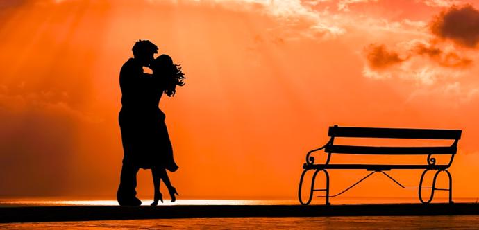 Údajně se lidé, kteří se pravidelně líbají, dožívají vyššího věku až o pět let déle než ti, kteří se vůbec nelíbají.