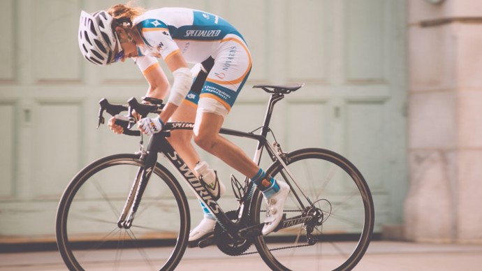 Jízda na kole pomůže při shazování váhy více než běhání.