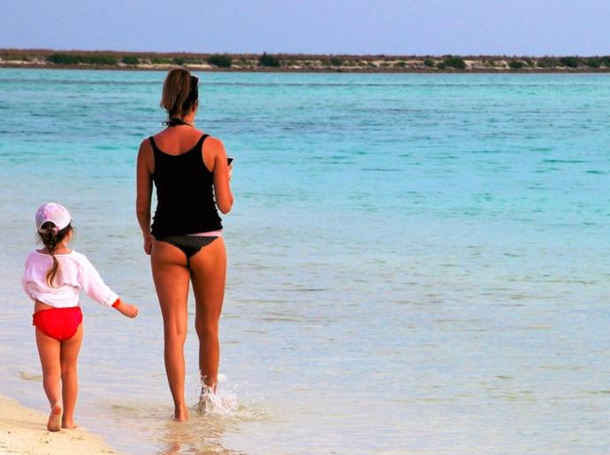 Některé bezdětné ženy si myslí, že mají matky jen dovolenou a válí se s dětmi doma nebo chodí na procházky.