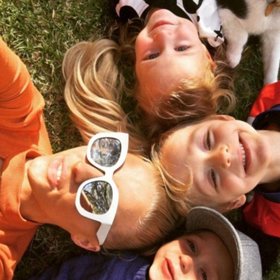 Takový nepořádek, jaký má doma matka se dvěma dětmi určitě žádná bezdětná doma nemá.