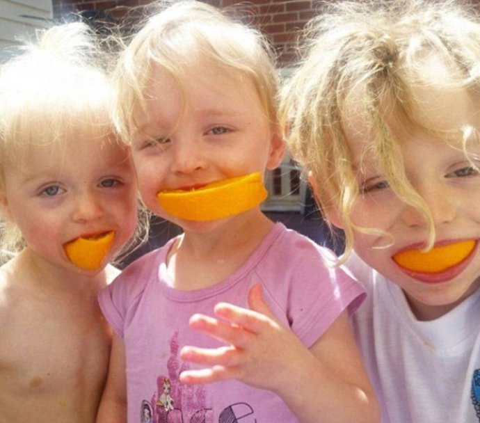 Když si bezdětná stěžuje, že na sebe nemá vůbec čas, matka se jen zasměje.