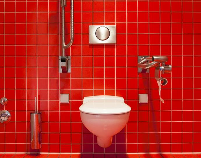 Po každé návštěvě veřejného záchodku si pořádně umyjte ruce mýdlem.