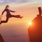 Matka, která se více věnovala kariéře, koníčku a celkově svému životu a svému synovi se nikdy moc nevěnovala.