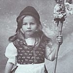 Jako malé děvčátko byla otcem velice rozmazlována