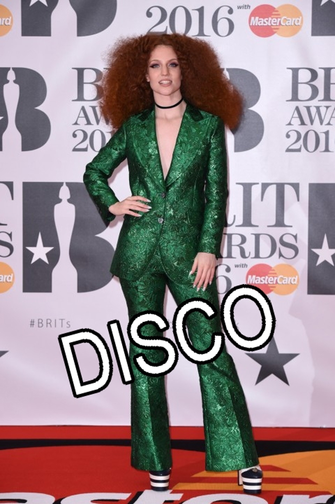 Pozornost, prosím! V londýnské O2 Areně nechyběl třpyt a lesk disca 70. let.