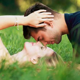 Pokud se vaše drahá polovička stará o rodinu a pomáhá vám s domácími pracemi, můžete být na něj hrdá a i po letech si ho vážit.