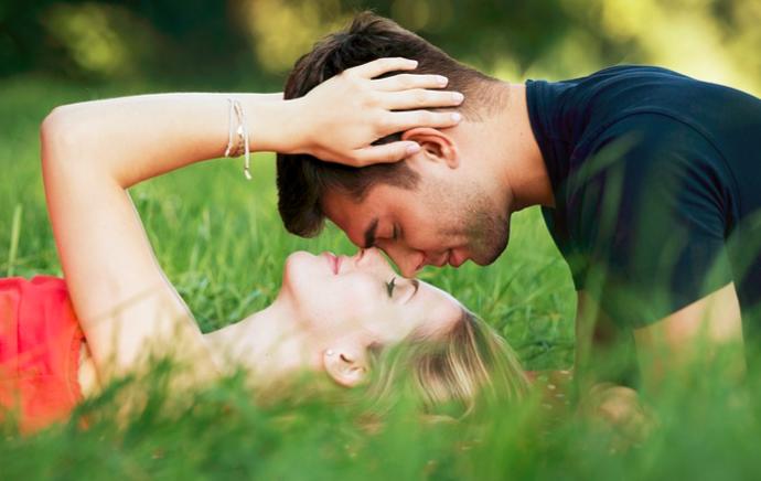 Pokud se vaše drahá polovička stará o rodinu a pomáhá vám s domácími pracemi, můžete být na něj hrdá a i po letech si ho vážit.