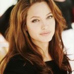 Angelina Jolie založila nadaci na pomo ženám s rakovinou