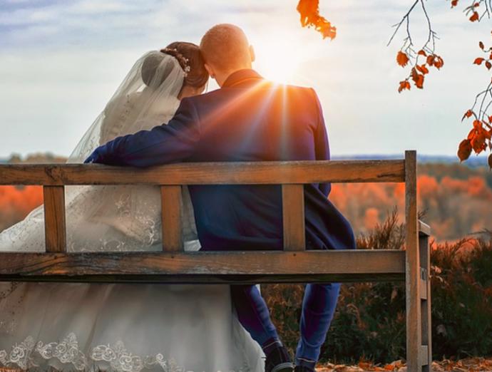 Další věc, kvůli které se ženy chtějí vdávat, jsou peníze.