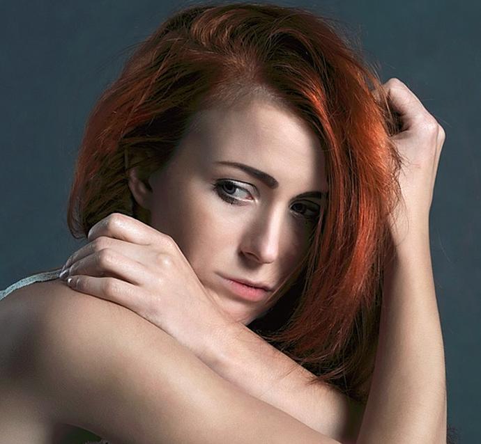 Člověk se občas cítí nešťastný, zoufalý a nejradši by se zabalil pod peřinu a několik dní nevylezl ven.