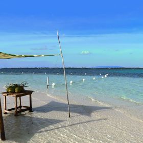 Na Filipínách se lidé dobrovolně přibíjí na kříž