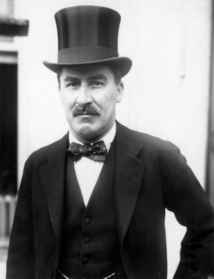 Objevitel Tutanchamonovy hrobky Howard Carter toužil celý život po velkém archeologickém nálezu. Věnoval tomu vše...