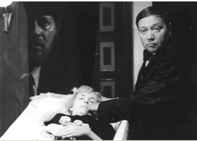 Ve Spalovači mrtvol Rudolf Hrušínský opravdu exceloval.