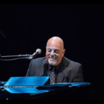 Koncertuje desítky let.