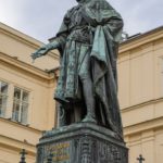 Na svou dobu byl neuvěřitelně vzdělaný a inteligentní