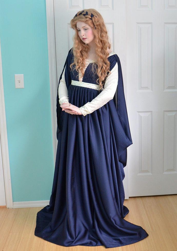 „Uvědomila jsem si, že mě o dost víc zajímá dělat věci, které se mi vizuálně líbí, než kostýmy oblíbených postav,“ řekla serveru BuzzFeed.