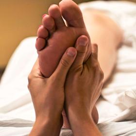 Pokud máte pocit, že se vám rozskočí hlava, má z něčeho stres nebo trpíte premenstruačním syndromem, určitě ji vyzkoušejte.