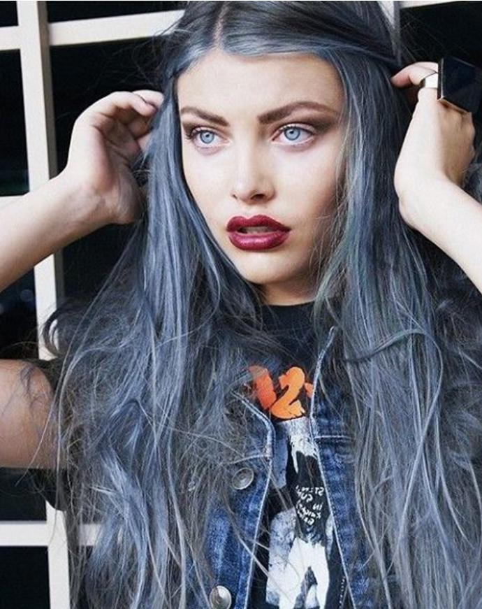 Romantické měkké vlny dodají majitelce éterický vzhled zvlášť tehdy, pokud je modroočka.