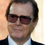 Roger Moore ve starším věku.