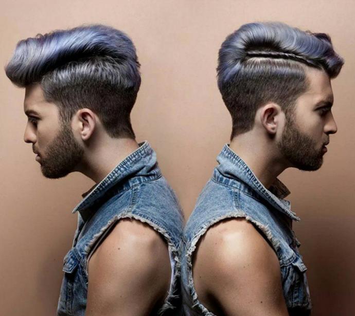 I džínovina na vlasech může mít několik tváří. Lehce fialový tón příjemně doplní škálu barev denimu, který máte na sobě.