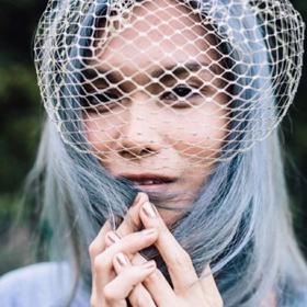 Mocnějšího efektu dosáhnete, pokud zvolíte jednolitý přeliv či barvu.