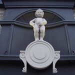 Močí sice opravdu lidé léčili v dávných dobách, ale dnes už snad musí být každému jasné, že je to pasé. Nebo snad ne?