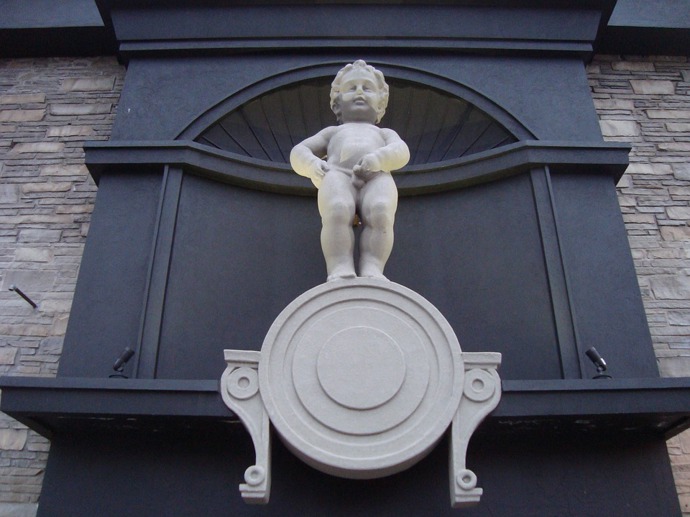 Močí sice opravdu lidé léčili v dávných dobách, ale dnes už snad musí být každému jasné, že je to pasé. Nebo snad ne?