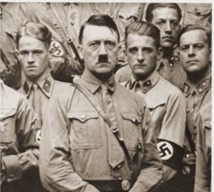 Příbuzní Adolfa Hitlera a dalších nacistických pohlavářů se straní okolí a někteří raději nemají ani děti