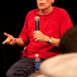 Na jeho kurzech kreativního psaní je narváno k prasknutí.