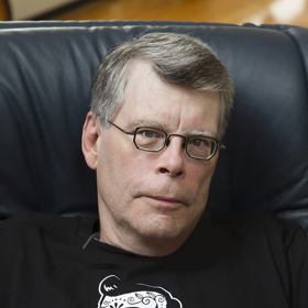 Všichni se od něj chtějí naučit psát.