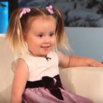 Brielle je nadanou malou chemičkou.