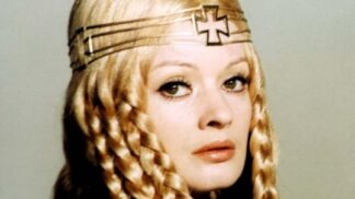 Krásná Jana Brejchová hrající královnu Elišku se během natáčení zamilovala do Peška, Jaromíra Hanzlíka. A jaké další zajímavosti jdou o filmu zjistit?